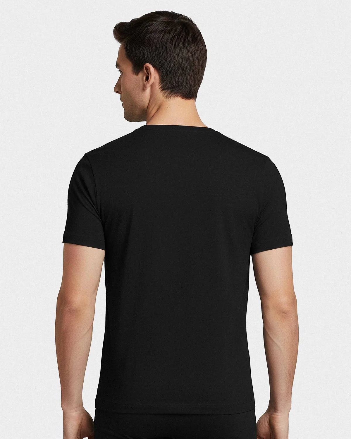Maison Sarava black V-neck t-shirt for men, made from cotton and viscose with Outlast® technology for temperature regulation.