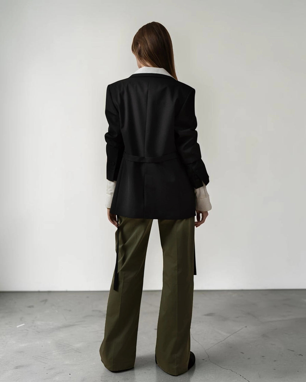 Maison Sarava olive green cotton drawstring straight leg pants with cargo pockets and high-rise fit.