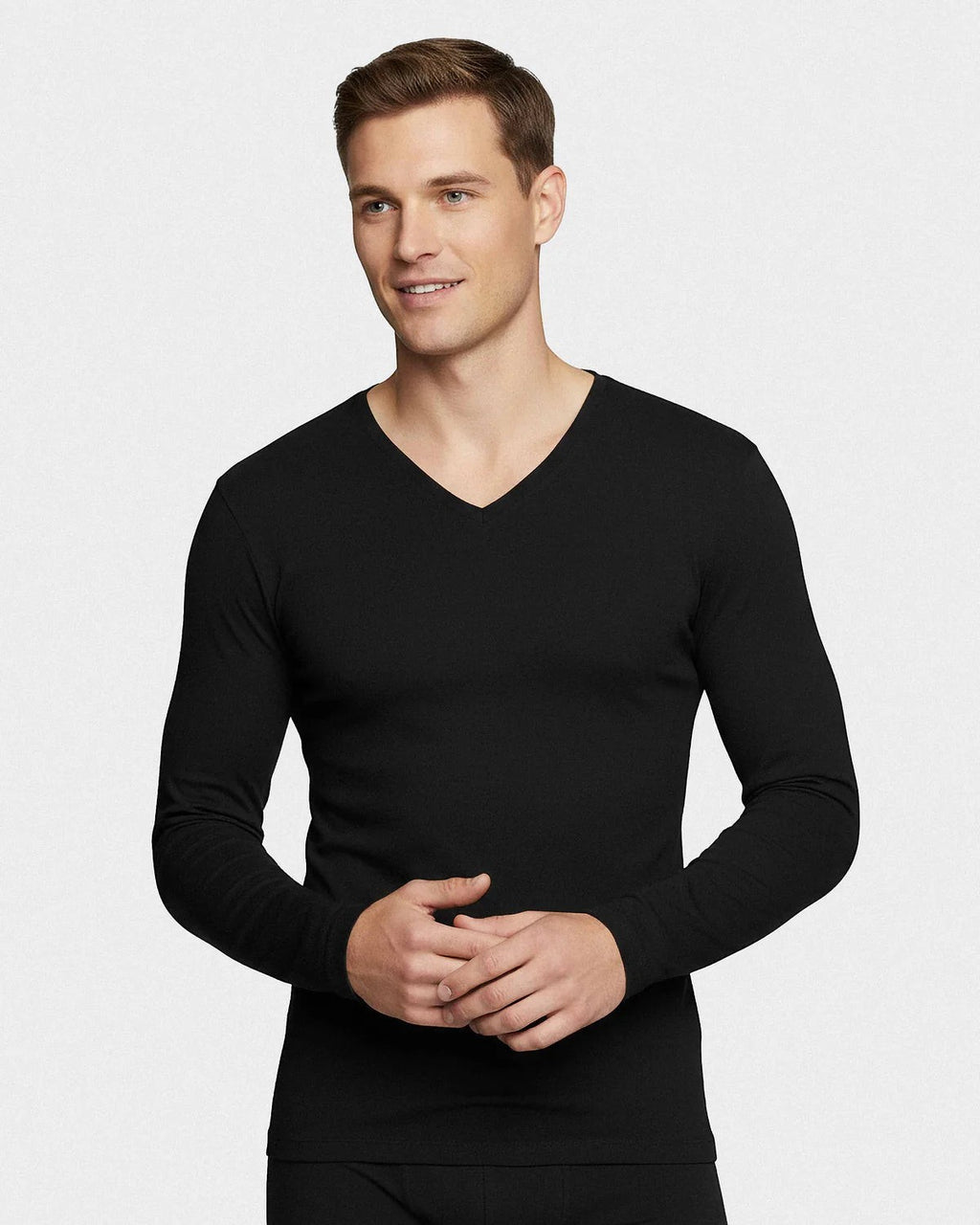 Maison Sarava men's black long-sleeved V-neck t-shirt made from premium Merino wool and Lyocell for thermal regulation and breathability.