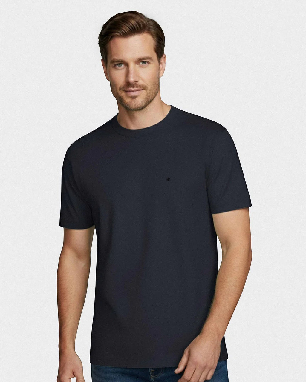 Maison Sarava men's navy blue cotton t-shirt with round neck and subtle chest embroidery. Made in Portugal.