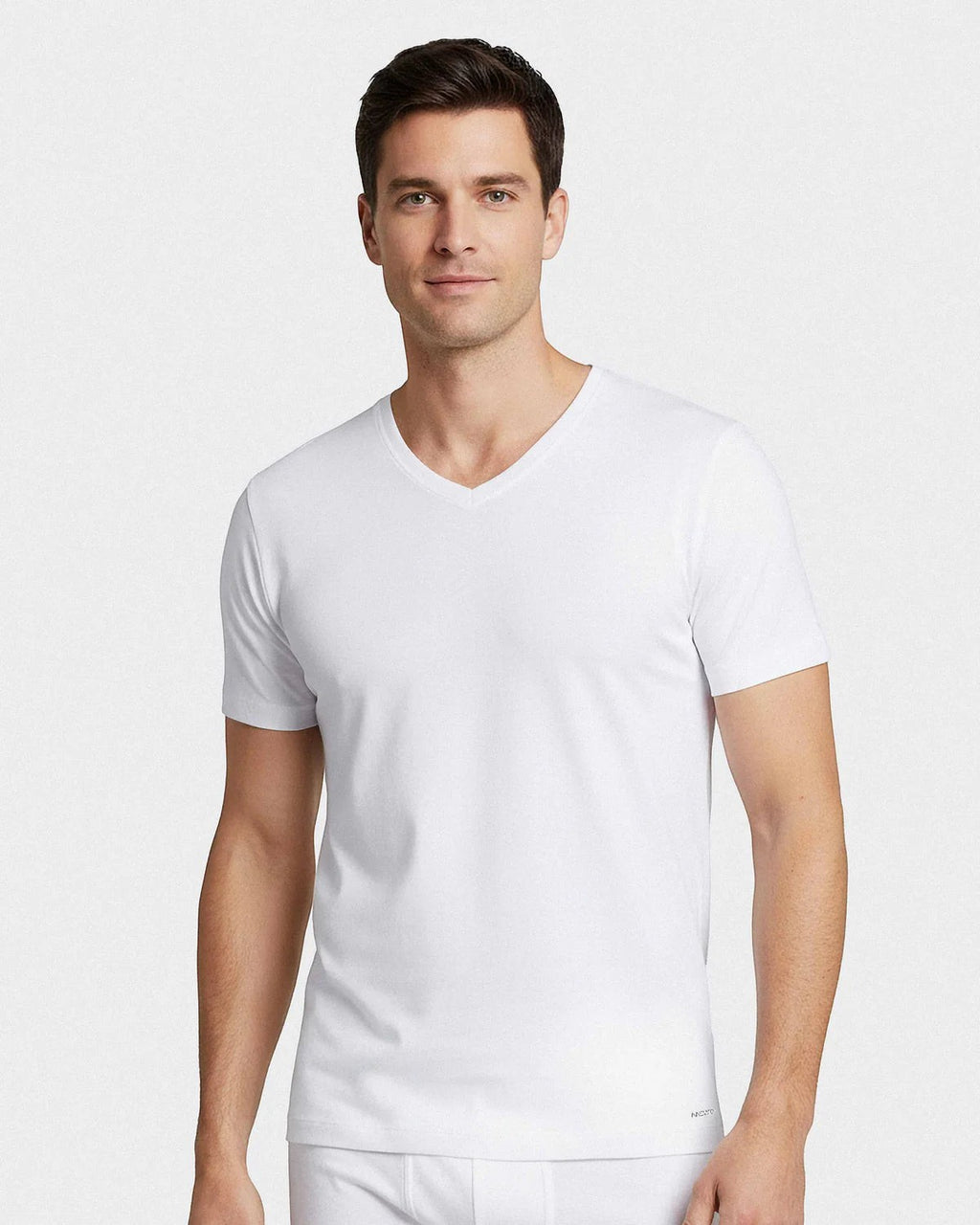 Maison Sarava white V-neck t-shirt for men, made from cotton and viscose with Outlast® Adaptive Comfort® technology.