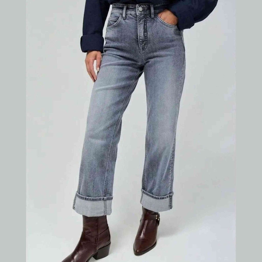 Women's Straight Leg Jeans in gray