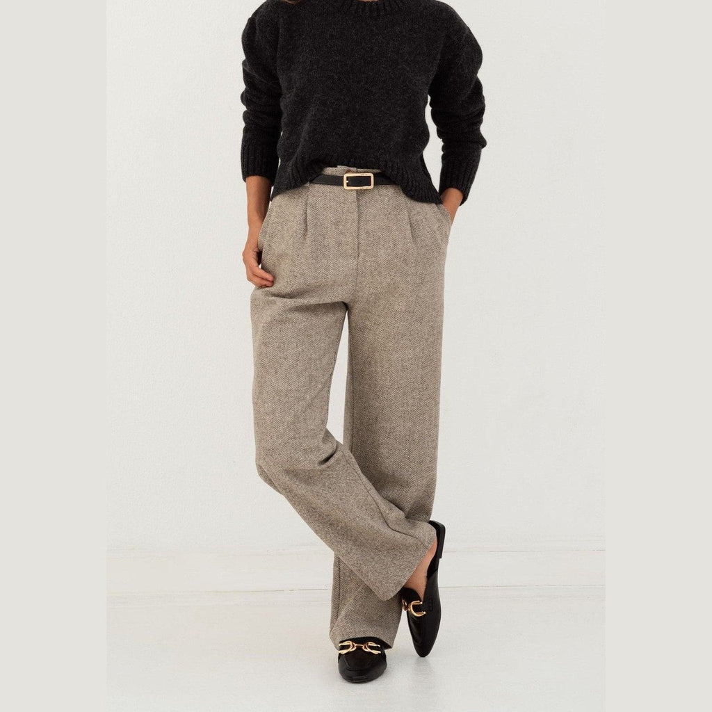 Women's Zoe Wool Pleated Trousers — Naz 100% Wool, Made in Portugal | Maison Sarava Canada